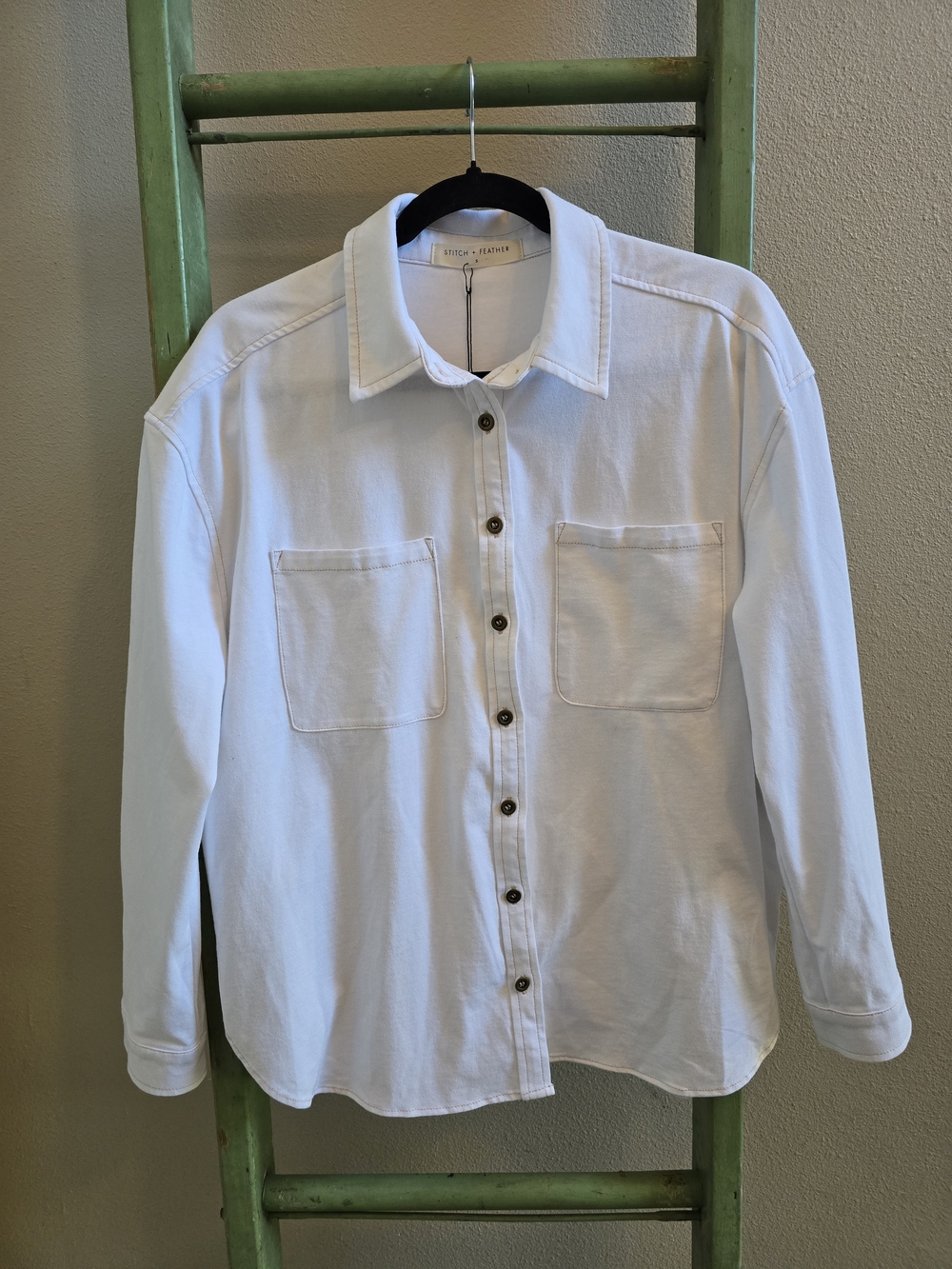 Stitch & Feather White Button-Front Shirt, Contrast Stiching, Sz S